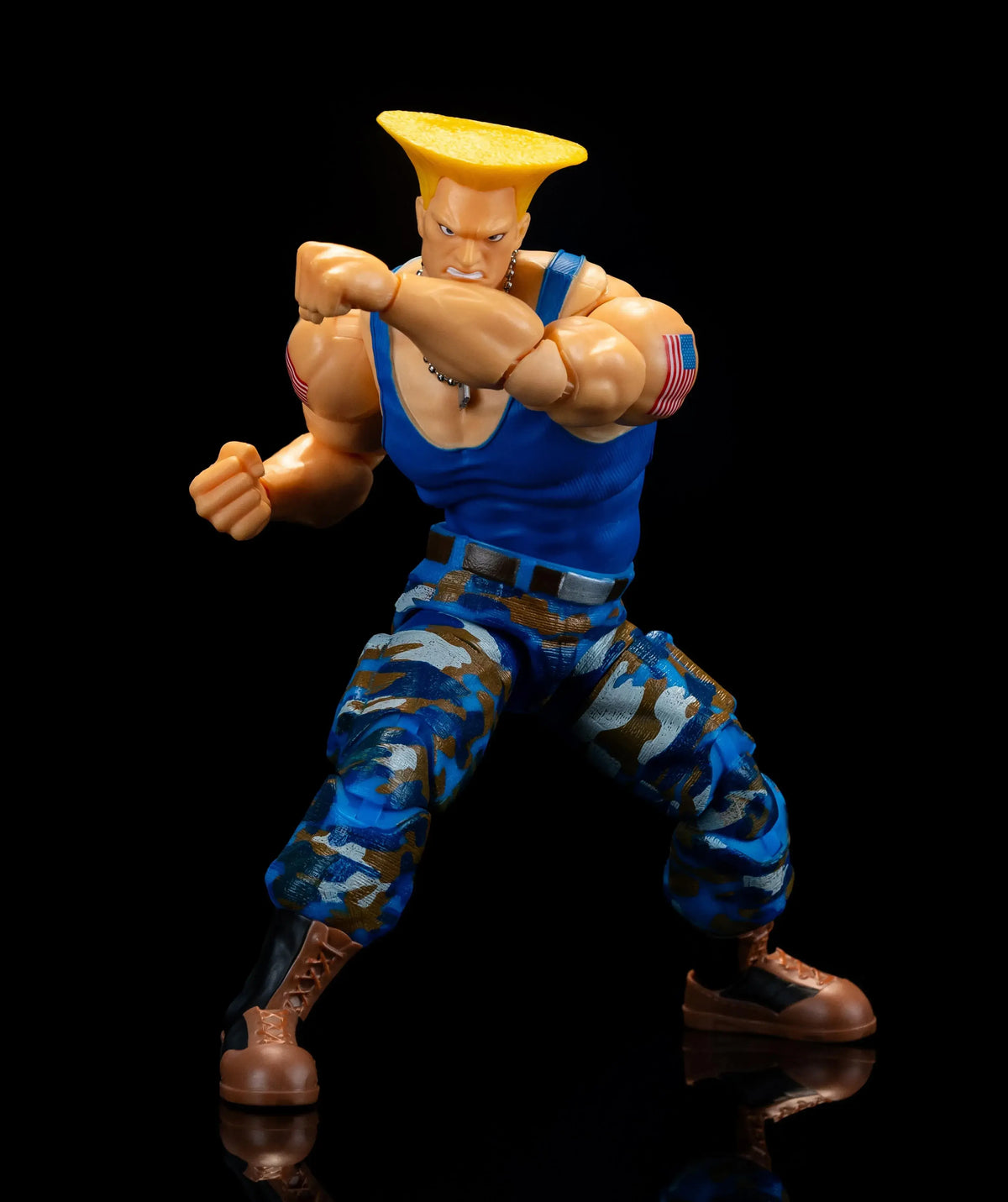 Détail figurine Guile Player 2 Street Fighter 2 échelle 1:12 avec 25 points d'articulation