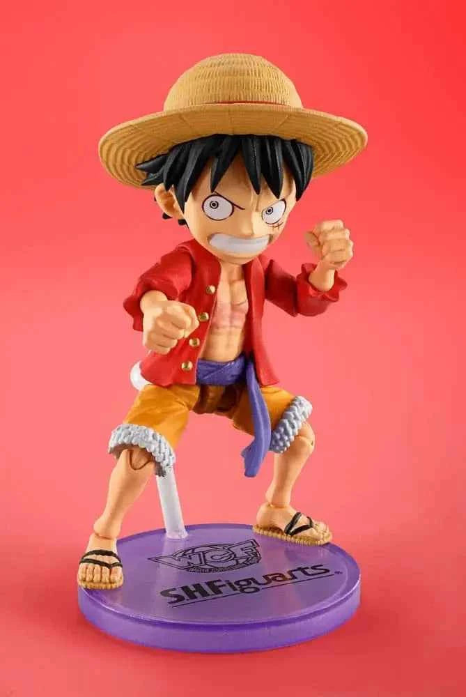 Figurine Luffy World Collectable Figure S.H.Figuarts Bandai - vue profil gilet rouge One Piece