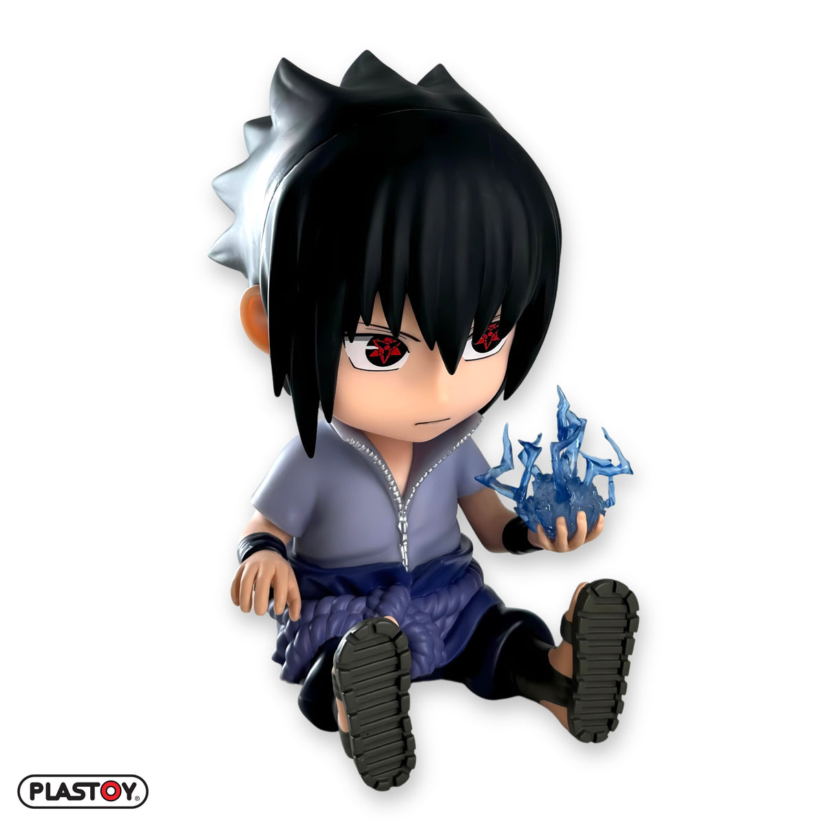 Tirelire Sasuke Uchiha - Détail du design fidèle au dernier survivant du clan Uchiha