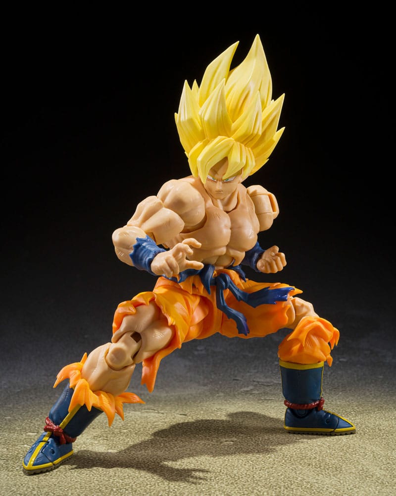 Figurine Dragon Ball Z Super Saiyan Goku S.H.Figuarts - vue de profil avec détails sculptés