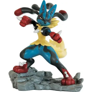 Figurine détaillée Mega-Lucario en position d'attaque du coffret Méga-Evolution ME01