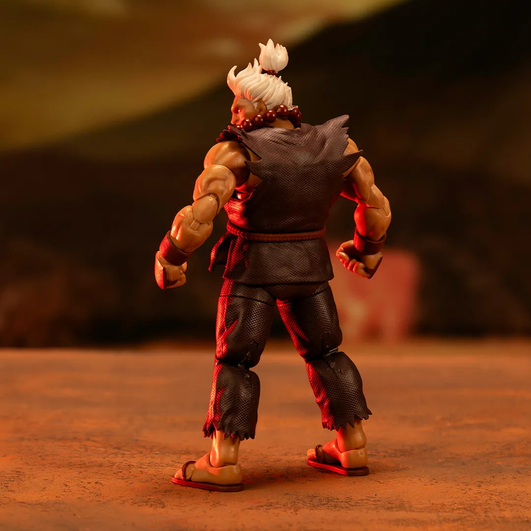 Vue arrière de la figurine Akuma Jada Toys, montrant le kimono texturé, la ceinture et les articulations