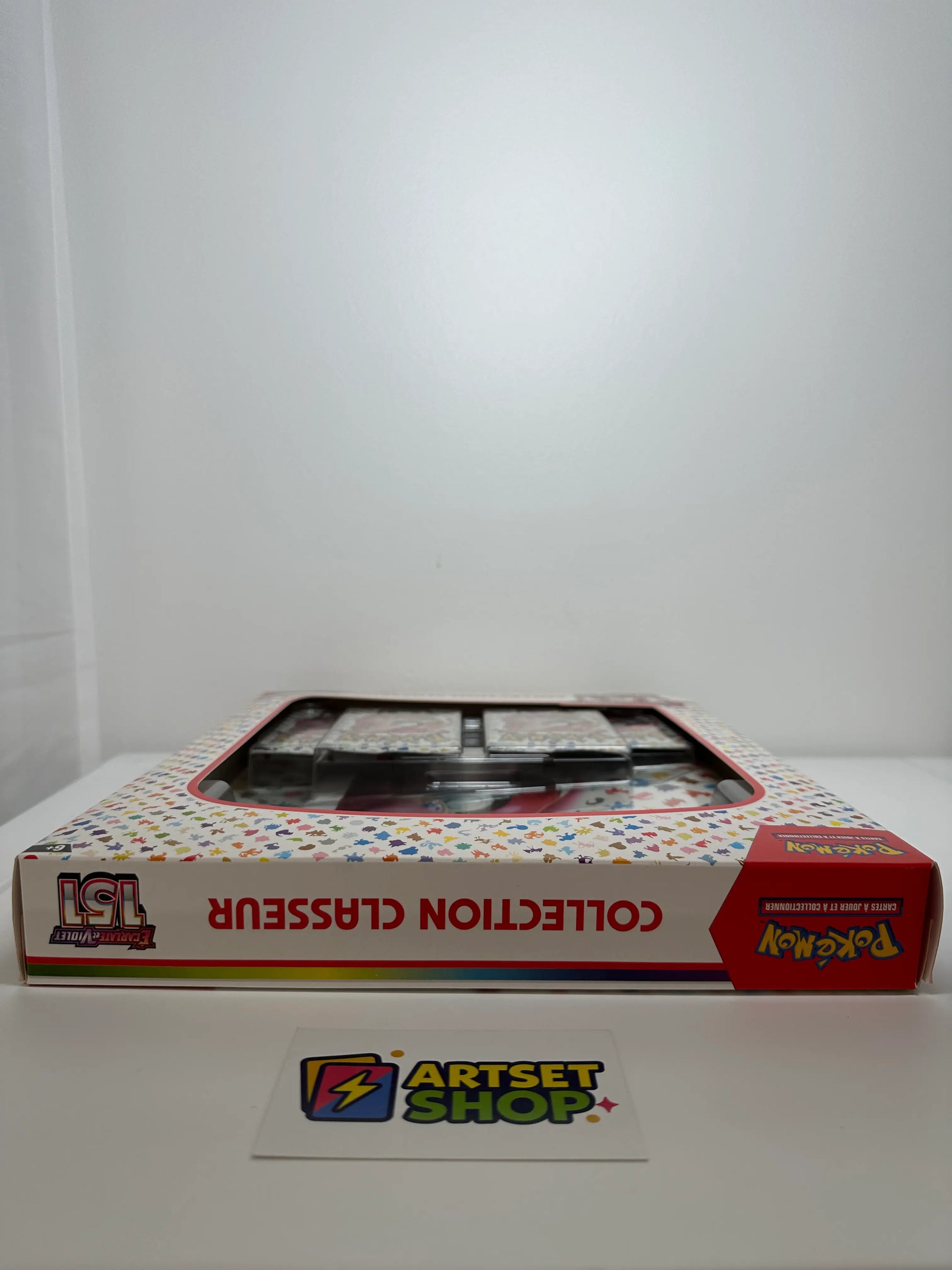 Boosters Pokémon Ecarlate et Violet inclus dans le coffret classeur 151