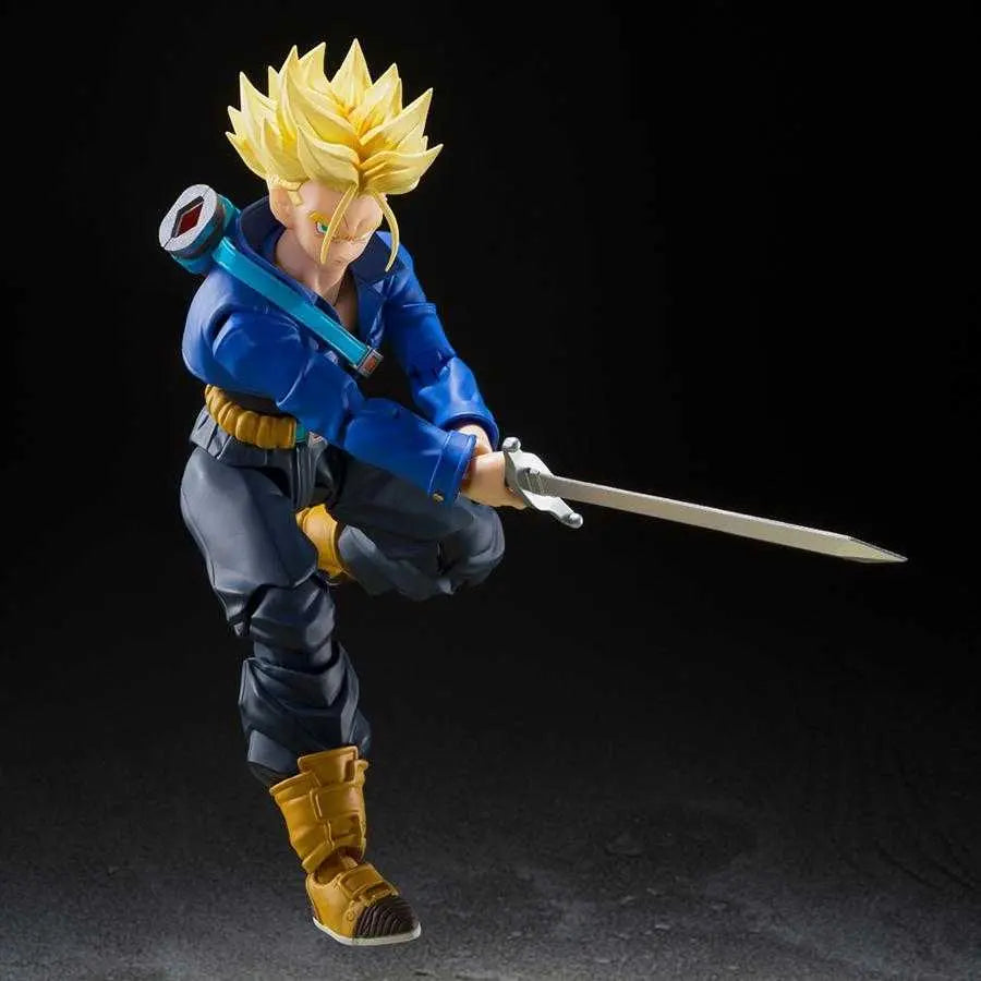 Figurine Trunks Super Saiyan S.H.Figuarts - vue arrière, détails veste Capsule Corp