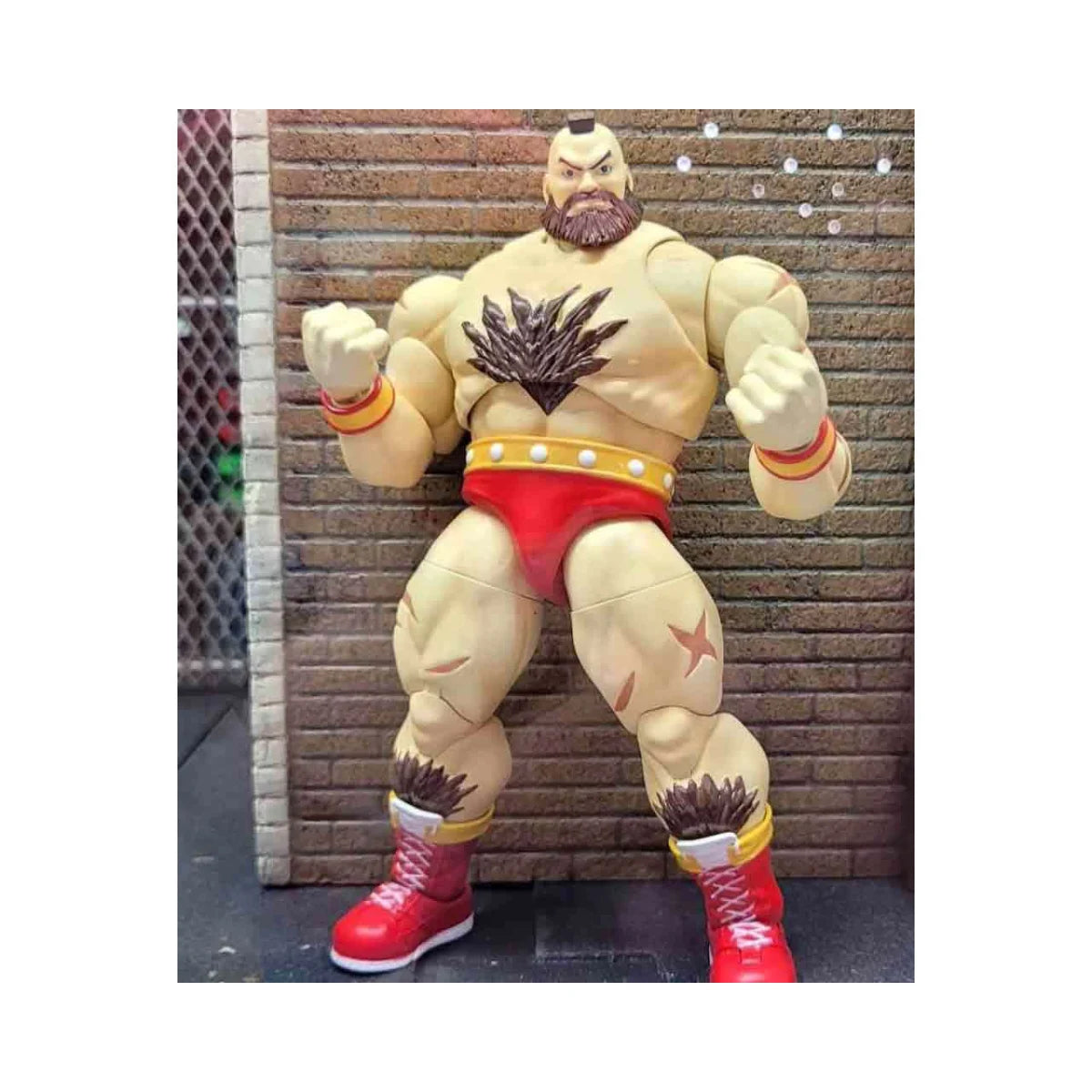 Figurine articulée Zangief Street Fighter 2 avec têtes et mains interchangeables