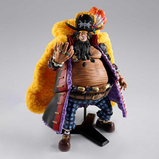 Figurine Marshall D. Teach Barbe Noire S.H.Figuarts One Piece vue de face, détails du visage et costume