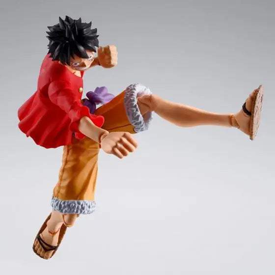 Figurine Luffy Raid on Onigashima SH Figuarts Bandai vue profil kimono rouge Wano One Piece