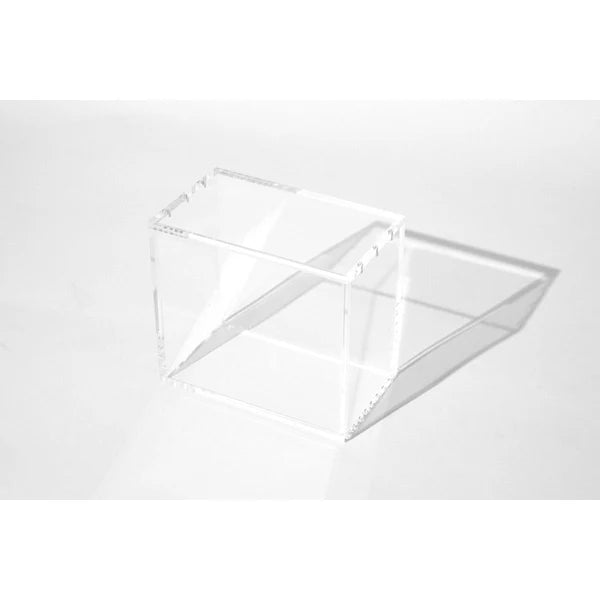 Vue de face de la protection acrylique transparente TreasureWise pour Display Pokemon